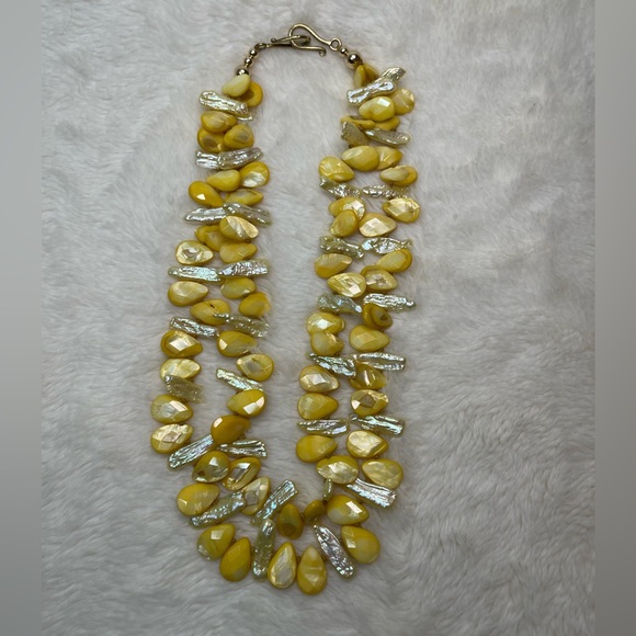 Handmade Yellow Pearl Necklace - Picture 4 of 5
